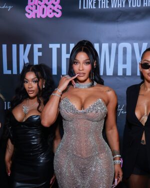 Joseline Hernandez Instagram - I never went back to the strip club 
And the Man that makes my greatest hits is fine as he can be! I'm like Mama D Bishh I deserve! Our New Single release party in New York went like this 🔥😅🥰😘🤑💰 #ny DID YOU EVER REALLY Love me 😝 go download (I LIKE THE WAY YOU ARE) available in all platforms