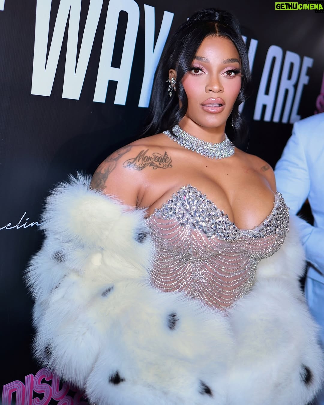 Joseline Hernandez - 180.3K Likes - I never went back to the strip club
And the Man that makes my greatest hits is fine as he can be! I'm like Mama D Bishh I deserve! Our New Single release party in New York went like this π₯π
π₯°ππ€π° #ny DID YOU EVER REALLY Love me π go download (I LIKE THE WAY YOU ARE) available in all platforms