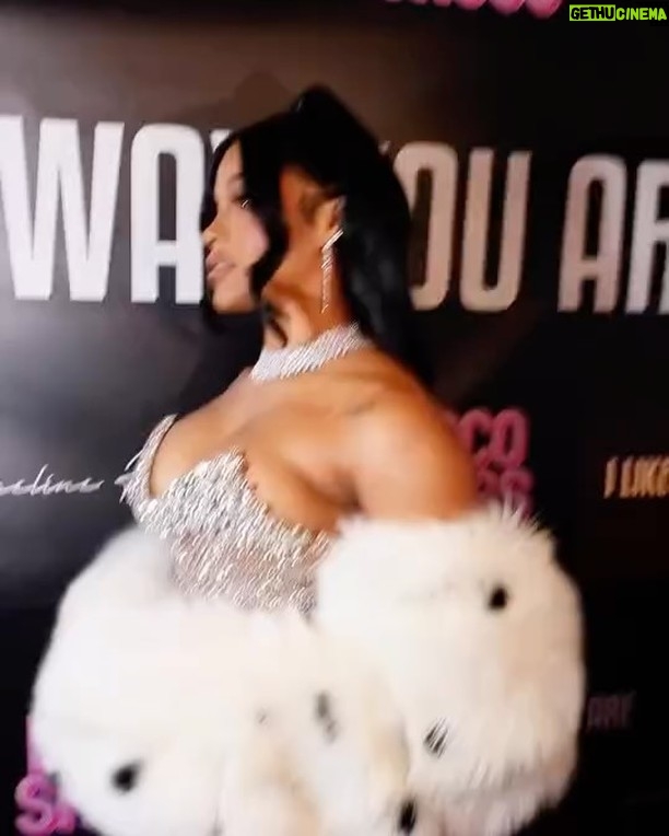 Joseline Hernandez - 180.3K Likes - I never went back to the strip club
And the Man that makes my greatest hits is fine as he can be! I'm like Mama D Bishh I deserve! Our New Single release party in New York went like this π₯π
π₯°ππ€π° #ny DID YOU EVER REALLY Love me π go download (I LIKE THE WAY YOU ARE) available in all platforms
