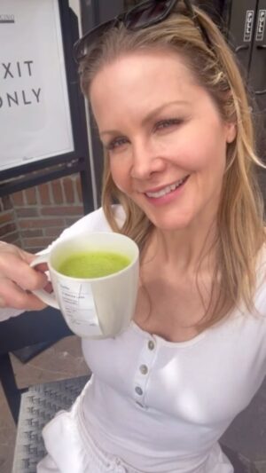 Josie Davis Instagram - KEEPIN IT GREEN 🍀 
ST PATTIES DAY!! 
.
.
@sweetgreen 
@seescandies 
@starbucks 
. #stpatricksday #stpatrick #march17 #Monday #mondaymood #mondaymotivation #irish #holiday #sweetgreens #seescandies #darkmintscotchmallow #irishcream  #green #actress #JosieDavis