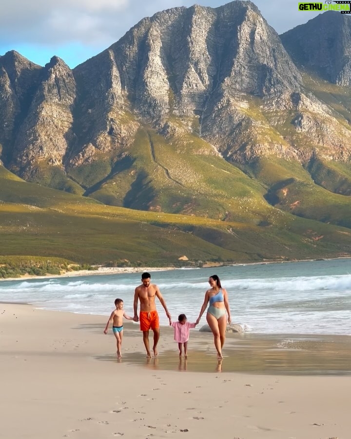 Julia Flabat - 35.7K Likes - TOP 15 Les plus belles plages du monde 😍🌎
Quelle plage choisiriez-vous ? 1-15
-
1 Afrique du Sud, Kogel Bay Beach 🇿🇦
2 Costa Rica, Puerto Viejo 🇨🇷
3 Seychelles, La Digue 🇸🇨
4 Australie, Esperance 🇦🇺🦘
5 Philippines, Las Cabanas Beach🇵🇭
6 Ile Maurice, Le Morne 🇲🇺
7 Maldives 🇲🇻
8 Socotra 🇾🇪
9 Polynésie, Tahaa🇵🇫
10 Lanzarotte 🇮🇨
11 La Réunion 🇷🇪
12 Zanzibar 🇹🇿
13 Rio, Ipanema🇧🇷
14 Bretagne 🇫🇷
15 Australie 🦘📹
…