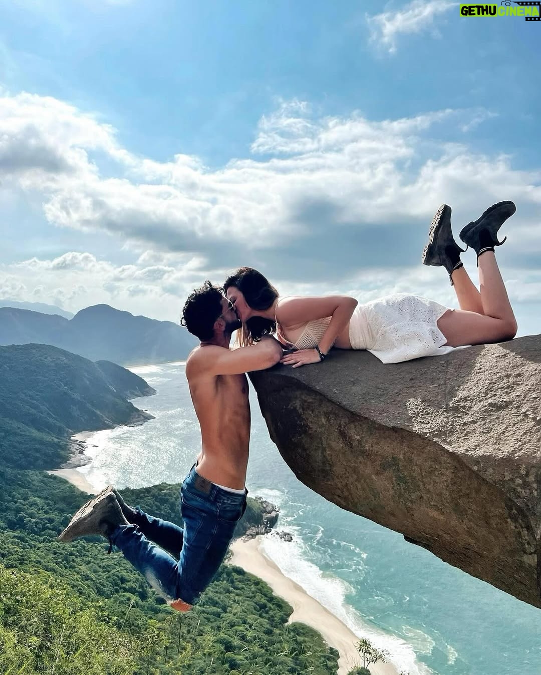 Julia Flabat - 46.9K Likes - Découvrir le monde avec ELLE 🫶🏼🎞️🌍
Quelle est ta photo préf ?
1 Polynésie 🌧️
2 Seychelles selfi 🇸🇨
3 Tahaa 🌧️🇵🇫
4 Saaudi 🇸🇦
5 Rio 🏄♂️🇧🇷
6 Rio 🚁🇧🇷
7 Suisse 🇨🇭
8 Brésil rocher 🇧🇷
9 Pérou 🇵🇪
10 Maldives 🚲
11 Australie 🇦🇺
12 Namibie 🇳🇦 🦒
13 France 🇫🇷 🔞
14 Bretagne 🤰🏻
-
Qui est en couple ?