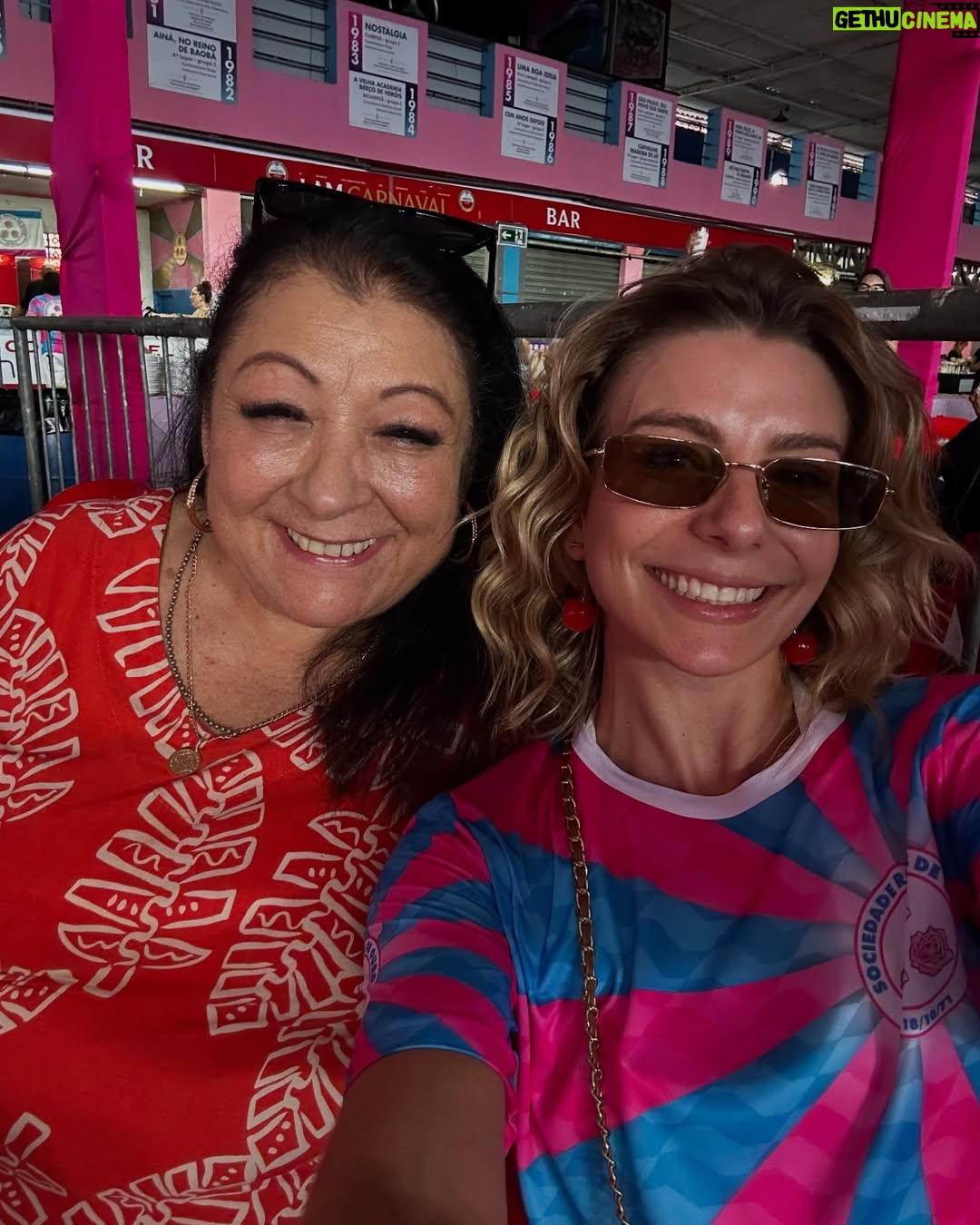 Julia Foti - 1.7K Likes - É CAMPEAAAAAÃ!!!!!
O JOGO VIROUUUUUUUU!!! Meu Deus! Que emoção!!!!!!!
VIVAAAAAAA @rosasdeouro !!!!!!!!!