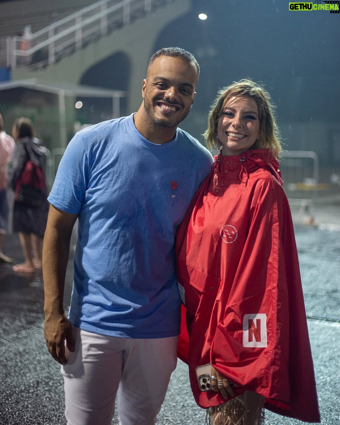 Julia Foti - 1.7K Likes - É CAMPEAAAAAÃ!!!!!
O JOGO VIROUUUUUUUU!!! Meu Deus! Que emoção!!!!!!!
VIVAAAAAAA @rosasdeouro !!!!!!!!!