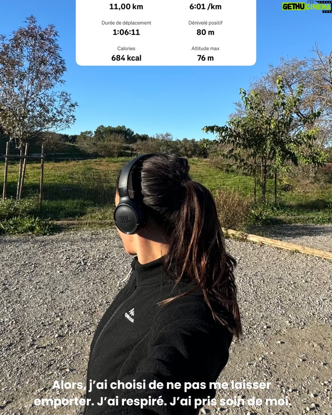Julie Bertin - 13.4K Likes - Ce mois-ci a été un vrai ascenseur émotionnel. J’ai senti qu’un cycle se terminait, et comme à chaque fois, ça m’a secouée ..
Mais j’ai appris une chose : pour traverser ces périodes, il faut s’ancrer dans ce qui nous fait du bien 🌿.
