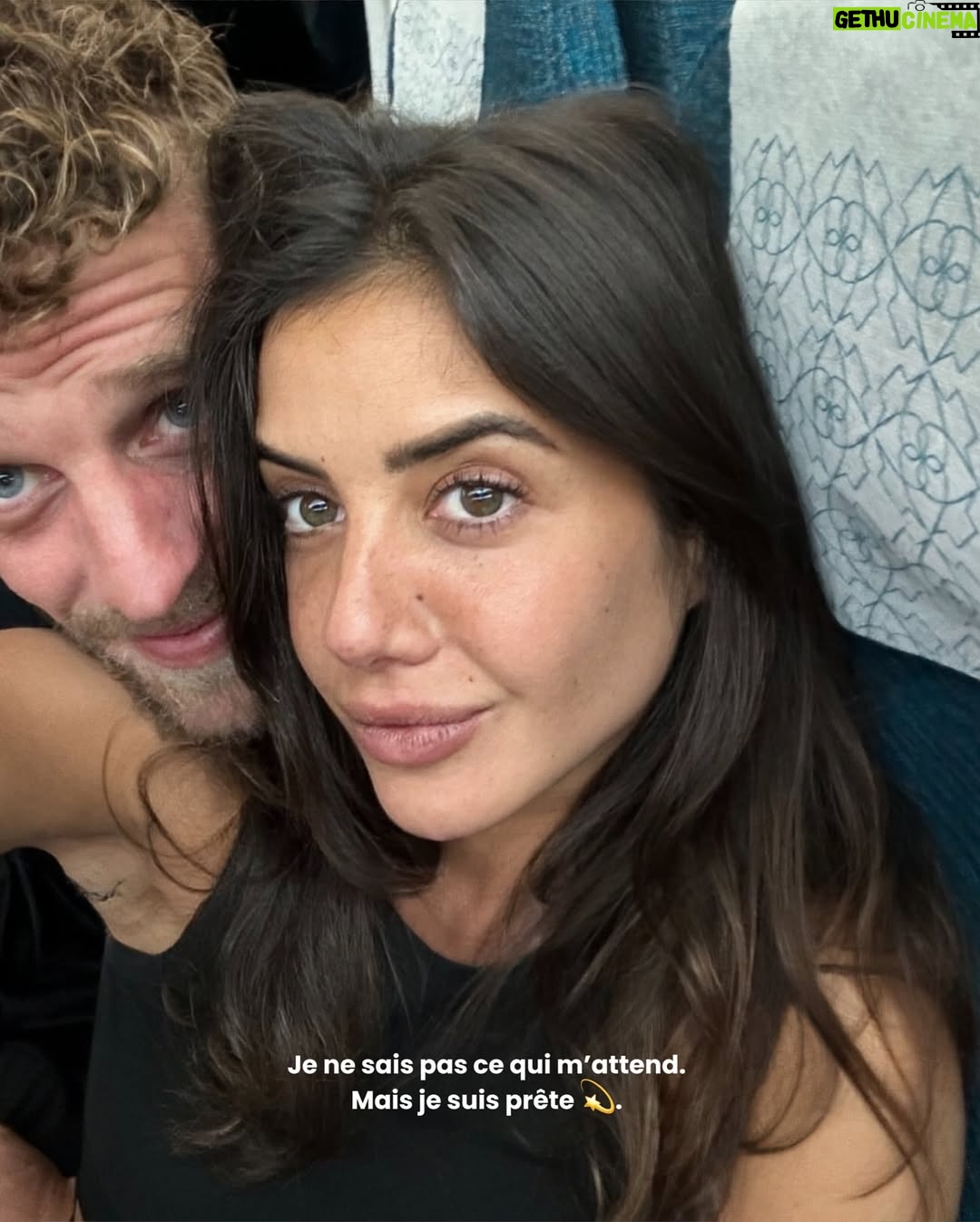 Julie Bertin - 13.4K Likes - Ce mois-ci a été un vrai ascenseur émotionnel. J’ai senti qu’un cycle se terminait, et comme à chaque fois, ça m’a secouée ..
Mais j’ai appris une chose : pour traverser ces périodes, il faut s’ancrer dans ce qui nous fait du bien 🌿.