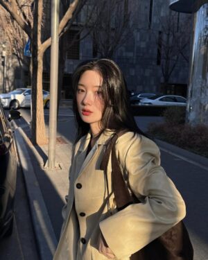 Jung Chae-yeon Instagram - 이번 주엔 10도가 훌쩍 넘는다며🫢