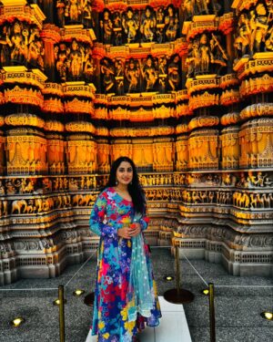 Jyothi Krishna Instagram - With faith, discipline and selfless devotion to duty, there is nothing worthwhile that you cannot achieve. ... 🕉️

@abudhabimandir 

#blessed #refreshed #feelinggood #clensing #soul #temple #templevisit #baps #abudhabi #hindumandir #harharmahadev #jaisriram #radhekrishna #positivevibes #jyothikrishna