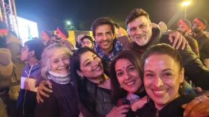 Jyoti Gauba Instagram - Wonderful memories  created together ❤️ 💖 💕 ♥️ 
@shiwangi_peswani @ankurnayyar @sameermalhotra10 @menekaarora @lakhwinderwadaliofficial 
.
#memories ##movieshoot #happymoments❤️ #happymoment #shiwangi #shiwangipeswani #wadalibrothers #concerts #musically #musicalnight