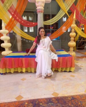 Jyoti Gauba Instagram - Wishing you all a Holi filled with vibrant colors, endless laughter, and beautiful memories! 
May this festival bring happiness, love, and positivity into your lives. Keep spreading joy like gulaal in the air! ✨🎨💖 

#HappyHoli #FestivalOfColors #HoliHai#happyhour #Holi2025 #FestivalOfColors #HoliHai #RangBarse #ColorfulVibes #HoliCelebration #FestiveMood #ColorsOfJoy #IndianFestival #HoliLove #GoodVibesOnly #SpringFestival #BuraNaManoHoliHai #HoliSpecial