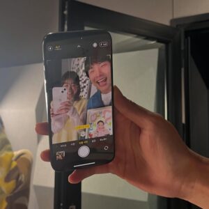 Kaho Takada Instagram - 다니엘 씨와 4개월 만의 재회~~
얼굴을 보면서 이야기할 수 있어서 정말로 정말로 기뻤어☺︎
탑텐쇼 전날에 찍었어요🧀
혼전연애랑 다른 스태프분들이었는데
말도 못하는 나를 따뜻하게 맞아줘서
정말 고마웠다.
체다치즈 편집도 너무 이쁘고🧀
이런 기회를 만들 수 있는 다니엘 씨는
정말 대단해~~
YouTube, 최다치-즈 많이 봐주세요🍋

ps.오늘은 다니엘의 생일!
happy birthday ❣️
#카호다니
#우리다음엔어떤타이밍에만날수있어?
#기대가됩니다

ダニエルさんと4ヶ月ぶりの再会~~
顔を見ながら話せて本当に本当に嬉しかった☺︎
トップテンショーの前日に撮りました🧀
婚前恋あいとは別のスタッフさん達だったんだけど
喋れない私を温かく迎えてくれて
本当にありがたかった。
チェダーチーズの編集も可愛すぎるしね🧀
こんな機会を作れるダニエルさんは
本当に凄い~~
YouTube、チェダーチーズ、沢山見て下さいな🍋

ps.今日はダニエルさんの誕生日！
チュカヘヨ！happy birthday ❣️
#かほダニ
#私達次はどんなタイミングで会える？
#楽しみ