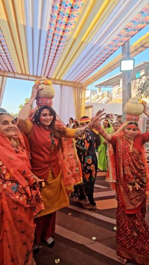Kajal Nishad Instagram - Moje moj Roje Roj #મોજેમોજ રોજે રોજ #garba #gujratigarba