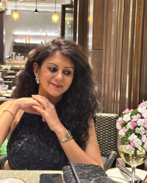 Kamna Jethmalani Instagram - Forever black girl…. 
Outfit - @armadiobangalore