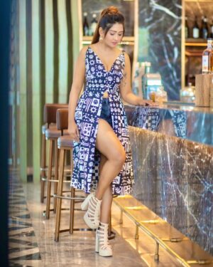 Kanchi Singh Instagram - A sass a day keeps the basics away🕸️
.
.
📸 @portraitdeewana