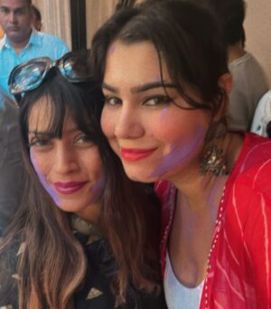 Kanisha Malhotra Instagram - So, Holi 2025 was nothing short of magical—went to Iskon, ate good food & celebrated with my loved ones! Truly felt like Radha today. 🎨💖🙏

#Holi #Holi2025 #2025 #Hindufestival #iskon #iskontemple #radha #krishna #radhakrishna #krishnaholi