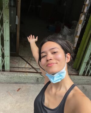 Kanticha Chumma Instagram - Bought an old town house for my birthday🏡Time to bring it back to life with a little renovation magic 🔨

ซื้อบ้านเป็นของขวัญวันเกิดให้ตัวเอง  ตอนนี้กำลังเวโนเวท สปอนเซอร์คนไหนอยากเข้าจะยินดี collab มากๆเลยนะคะ -  โต๊ะ เตียง ไฟ พื้นผนัง ผ้าม่าน ต้นไม้ ของตกแต่งต่างๆ เฟอร์นิเจอร์ หรือของใช้ไฟฟ้า welcome welcome ! 🙏🏻 
สิ่งที่คิดไว้ 
-ห้อง: นั่งเล่น /ครัว / ห้องนอน/ ห้องน้ำ /ห้องทำงาน/ ห้องหนังสือ /balcony และสวนเล็ก🌳 และที่สำคัญสตูดิโอ ถ่ายคอนเทนท์

คือส่วนตัวเป็นคนไม่ค่อยซื้ออะไรให้ตัวเองถ้าไม่นับพวกอาหารกับนวด 😆 แล้วมันเป็นครั้งแรกในการซื้อบ้านทาวน์เฮาส์ใครมีคำแนะนำ อะไรก็เขียนมาบอกได้นะคะ หรือ แนะนำให้ซื้ออะไรก็บอกได้นะคะ รู้ตอนนี้ ดีกว่ามารู้ที่หลังแล้วมันจะแก้ยาก 😘