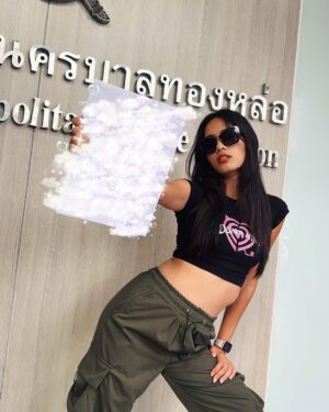 Kanticha Chumma Instagram - I will I will ฟ้องยู !!!!

ติช่าขอเรียนแจ้งว่า ติช่า พร้อมกับทนายพีท จาก CYP Attorney at Law ได้เข้าแจ้งความร้องทุกข์ต่อพนักงานสอบสวน สถานีตำรวจนครบาลทองหล่อ เพื่อดำเนินคดีกับอดีตผู้จัดการของติช่า 
*อดีตชื่อโน้ต and also her new name new identity 🥴

ในข้อหาที่อดีตผู้จัดการของติช่าได้มีการคิดเงินส่วนต่างจากค่าตัวที่ติช่าควรได้รับจากลูกค้าผู้ว่าจ้างโดยไม่ได้รับอนุญาต ‼️‼️

ติช่าขอยืนยันว่าติช่าไม่เคยตกลงหรือยินยอมให้อดีตผู้จัดการหักเงินส่วนต่างใด ๆ ทั้งสิ้น ซึ่งทำให้ติช่าได้รับความเสียหายอย่างมาก

ทั้งนี้ ติช่าจะดำเนินคดีนี้จนกว่าจะถึงที่สุด
Watch out นะคะ 😈