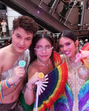 Kanticha Chumma Instagram - 🏳️‍🌈 Celebrate Love 🏳️‍🌈
❤️🩷🧡💛💚💜

#EMSPHERE #EMWONDER #LOVEPRIDEPARADE #LOVEPRIDEPARTY #EMDISCTRICT