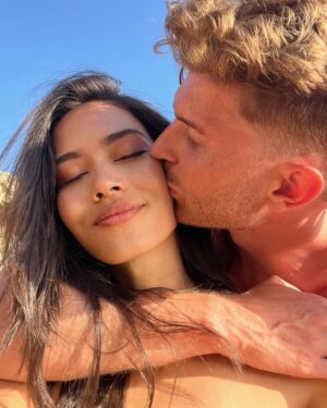 Kanticha Chumma Instagram - Grateful for you 💛 @anton.gawgaw