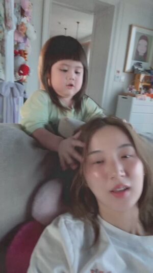 Kanyawee Songmuang Instagram - อย่ามาสระที่นี่นะคะ เจ๊บบบบบบบ