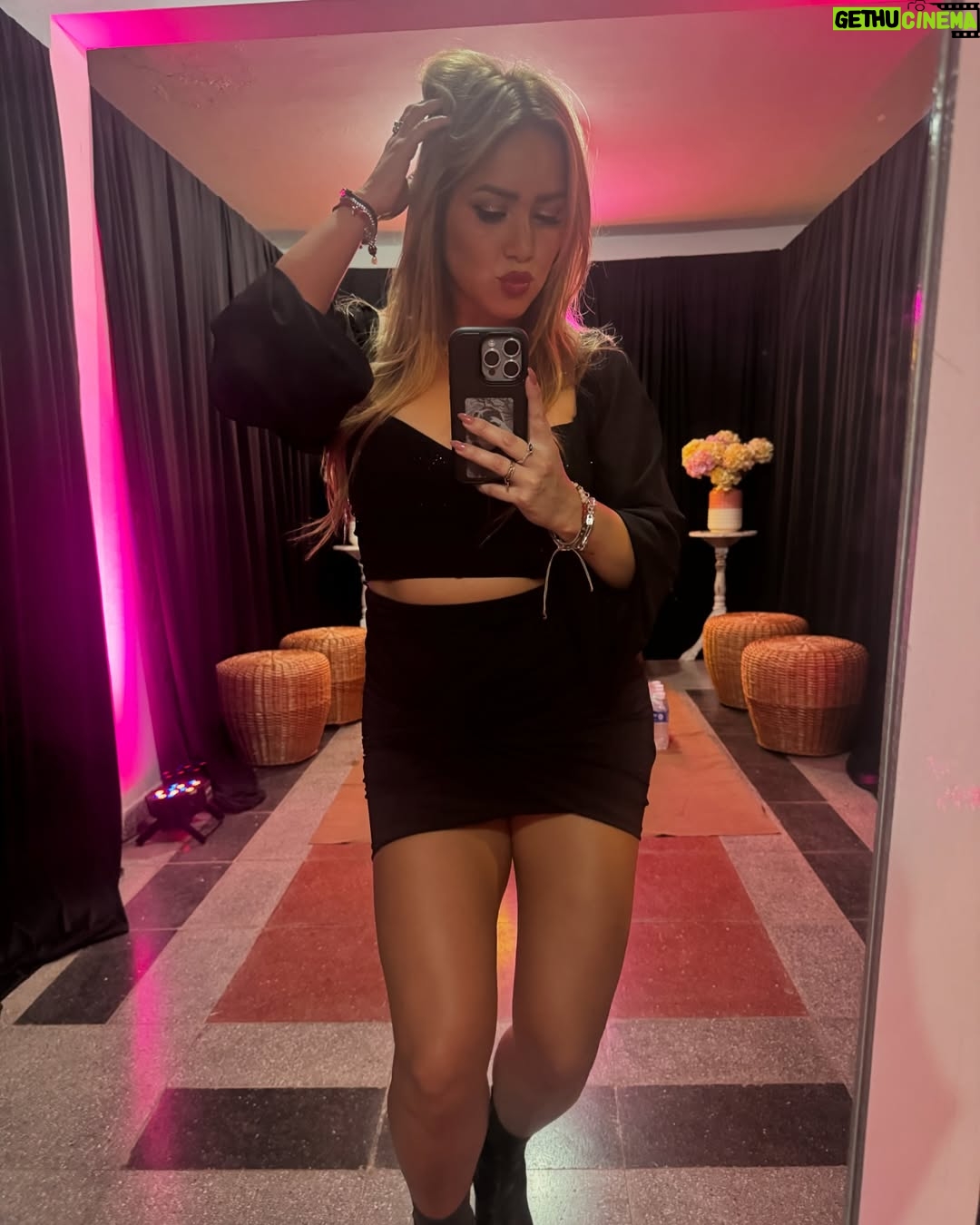 Karina 'La Princesita' - 159.7K Likes - Pre show del finde