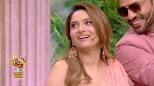 Kashmera Shah Instagram - Jab Laughter Chefs karenge apne bachpan ki train mein board, tab entertainment aur cuteness dono honge overload. 😍

Dekhiye #LaughterChefs - Unlimited Entertainment, Sat-Sun raat 9:30 baje sirf #Colors aur @jiohotstar par.

@memannara @realsudeshlehri @rubinadilaik @rahulvaidyarkv @aebyborntoshine @samarthjurel @krushna30 @kashmera1 @elvish_yadav @kkundrra @realvikasjainn @lokhandeankita @bharti.laughterqueen @chefharpalsokhi

[Laughter Chefs Season 2, Celebrity Cooking Show, Comedy Show, Cooking Show, Trending Comedy, Viral Cooking Content, Celebrity Memes, Comedy Videos, Funny content, Indian comedy, Just for laughs]

#MannaraChopra #SudeshLehari #RubinaDilaik #RahulVaidya #AbhishekKumar #SamarthJurel #KrushnaAbhishek #KashmeraShah #ElvishYadav #KaranKundrra #AnkitaLokhande #VickyJain #BhartiSingh #HarpalSinghSokhi #LaughterIsTheBestMedicine #CookingWithCelebrities #FunnyCooking #FoodComedy #LaughOutLoud #ComedyReels #ExplorePage #ViralContent #ComedyReels #trendingreels #Humour