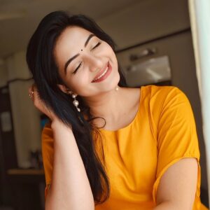 Kashmira Kulkarni Instagram - Confidence is the best accessory. Rock it and own it.

#random #randomclick #picoftheday #confidence #actress #kashhmiragkulkarrni #kashmiraofficial #kashmirakulkarni