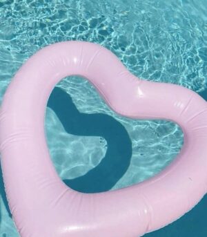 Kat Dunning Instagram - would u swim with me❔🐇

#egirl #aesthetic #kawaii #anime #egirlaesthetic #cute #cosplay #makeup #girl #love