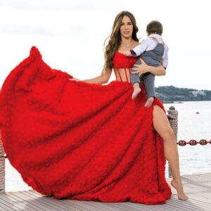 Katerina Stikoudi Instagram - Είναι όταν νιώθεις άνετα και κάνεις μια ωραία συζήτηση που δε μοιάζει με συνέντευξη αλλά με κουβέντα μεταξύ φίλων .. Στο @youweekly.gr ! 
Σ ευχαριστώ πολύ @rene.sarantinou 💋 
Styling @elenaoikonomou10 
@operafhouse 👗 
Photographer @kostas_kapa 💋