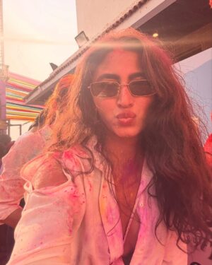 Katie Iqbal Instagram - Holi #2025 🌈