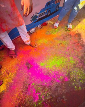 Katie Iqbal Instagram - Holi #2025 🌈