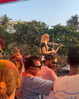 Katie Iqbal Instagram - Holi #2025 🌈