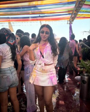Katie Iqbal Instagram - Holi #2025 🌈