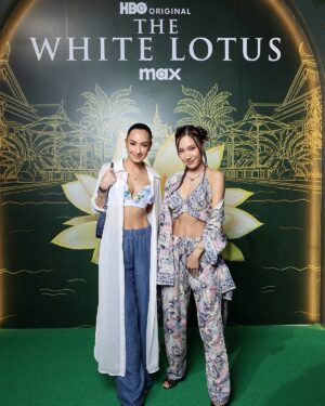 Katreeya English Instagram - My Galentine! ไม่ได้นัดกันแต่งตัว… แต่คืออะไรเอ่ยยยยย !? #GreatMindsThinkAlike @katreeya_e #TheWhiteLotus #HBO @streamonmaxth @thewhitelotus