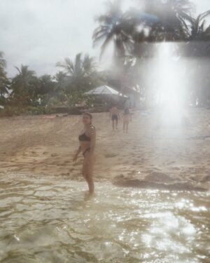 Katrina Dovey Instagram - brb healing the inner child 😌🌺

Siargao film dump pt 1 💦
