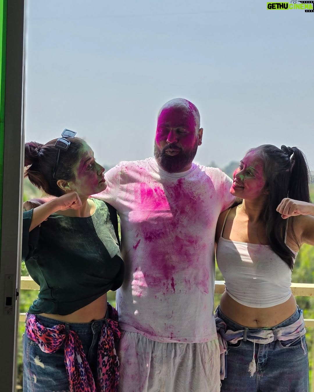 Kaushiki Rathore - 6.4K Likes - Hereās to a Holi filled with love, laughter, and the special bond we share as a family
Happy holi to allššš