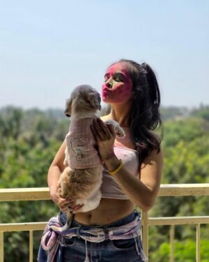 Kaushiki Rathore Instagram - Here’s to a Holi filled with love, laughter, and the special bond we share as a family
Happy holi to all😘😘😘