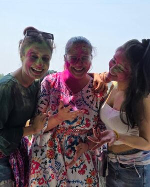 Kaushiki Rathore Instagram - Here’s to a Holi filled with love, laughter, and the special bond we share as a family
Happy holi to all😘😘😘