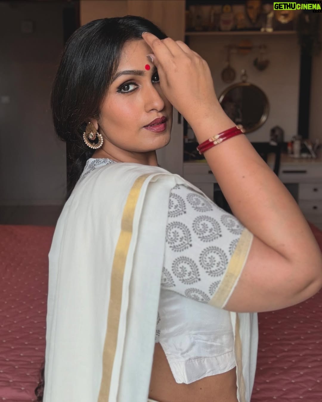 Kavitha Nair - 5.3K Likes - Me in an old settu saree. Thts the post:)