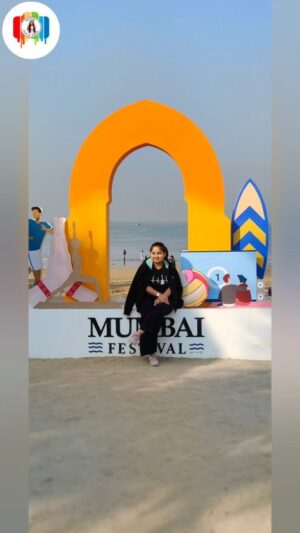 Kavya Ramani Instagram - Mumbai festival ❤️#sunday #juhubeach #beachcleanup #activity #project #project_mumbai #amchimumbai #jaymaharashtra