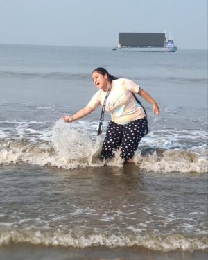 Kavya Ramani Instagram - Memories are made in flip-flops. #beach #beautyofnature #relaxing #enjoinglife💯
#naturephotography