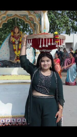 Kavya Ramani Instagram - "Blessed to experience the divine vibes at Kagvad Khodaldham Dhaja Ceremony, invited by my beloved Maasi. Truly an unforgettable and soul-touching moment! 🙏✨ #DivineExperience #Khodaldham #SpiritualJourney" @kavya_ramani_official @_khushi_1566 @aastha_mungra @dhyey.dholariya.39 @meet_ramani_007_ @bhagi_1004 @drbimalramani @ramani__parul
