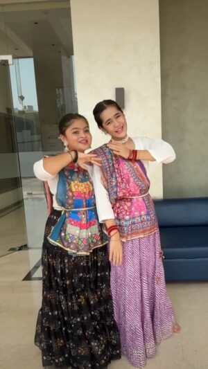 Kavya Ramani Instagram - Mere dhol na sun ✨🌸🪔 

[ dance, kathak, bhoolbhulaiyaa3, Indian, diwali, Aakriti, traditional, ]
#aakritisharma #reels #instagram #dance #bhoolbhulaiyaa3 #diwali #kathak