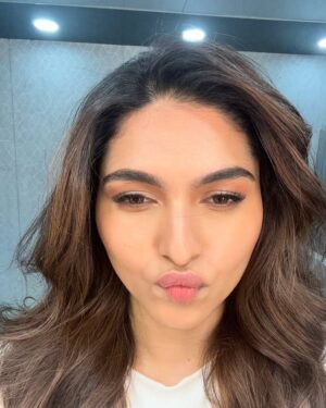 Kayadu Lohar Instagram - march 🌞✨🦄💙