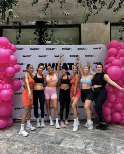 Actress Kayla Itsines HD Photos and Wallpapers April 2025