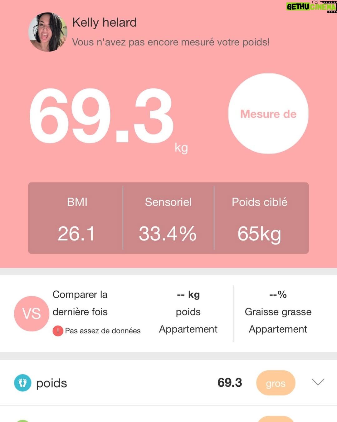 Kelly Helard - 5.9K Likes - 🏋️♂️ -10KG, C’EST FAIT ! 🚀
Ça y est, j’ai franchi la barre des -10 kilos ! 🔥 Comme quoi, avec un bon entourage, un bon coach, une bonne alimentation et beaucoup de détermination, tout est possible.
Le chemin n’a pas été simple : entre les semaines de maladie et les tournages, il y a eu des hauts et des bas… mais on est toujours là 💪 Maintenant, cap sur mon objectif final pour le 31 mars 🎯
Un immense merci à Alex pour sa patience (oui, je sais, je suis relou 😅), mais surtout pour avoir toujours cru en moi ! 🙌
On continue, let’s gooo 🚀 #Transformation #ObjectifEnCours #OnLâcheRien #collaboration
