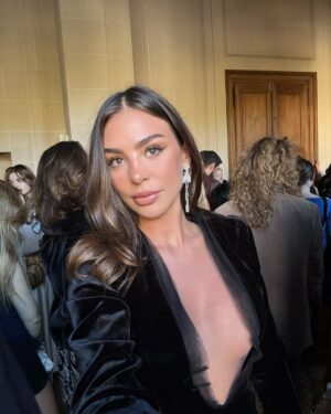 Kellyn Sun Instagram - I enjoyed this beautiful day in Paris, watching the show @saramrad, from hand-embroidered petals to innovative fabrics, this collection celebrates both the beauty of tradition and the momentum towards the future. 👏🏼

Thank you @giorgiaviolacom 🙏🏼