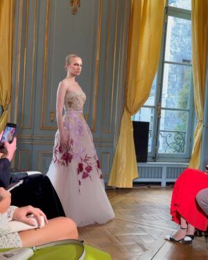 Kellyn Sun Instagram - I enjoyed this beautiful day in Paris, watching the show @saramrad, from hand-embroidered petals to innovative fabrics, this collection celebrates both the beauty of tradition and the momentum towards the future. 👏🏼

Thank you @giorgiaviolacom 🙏🏼