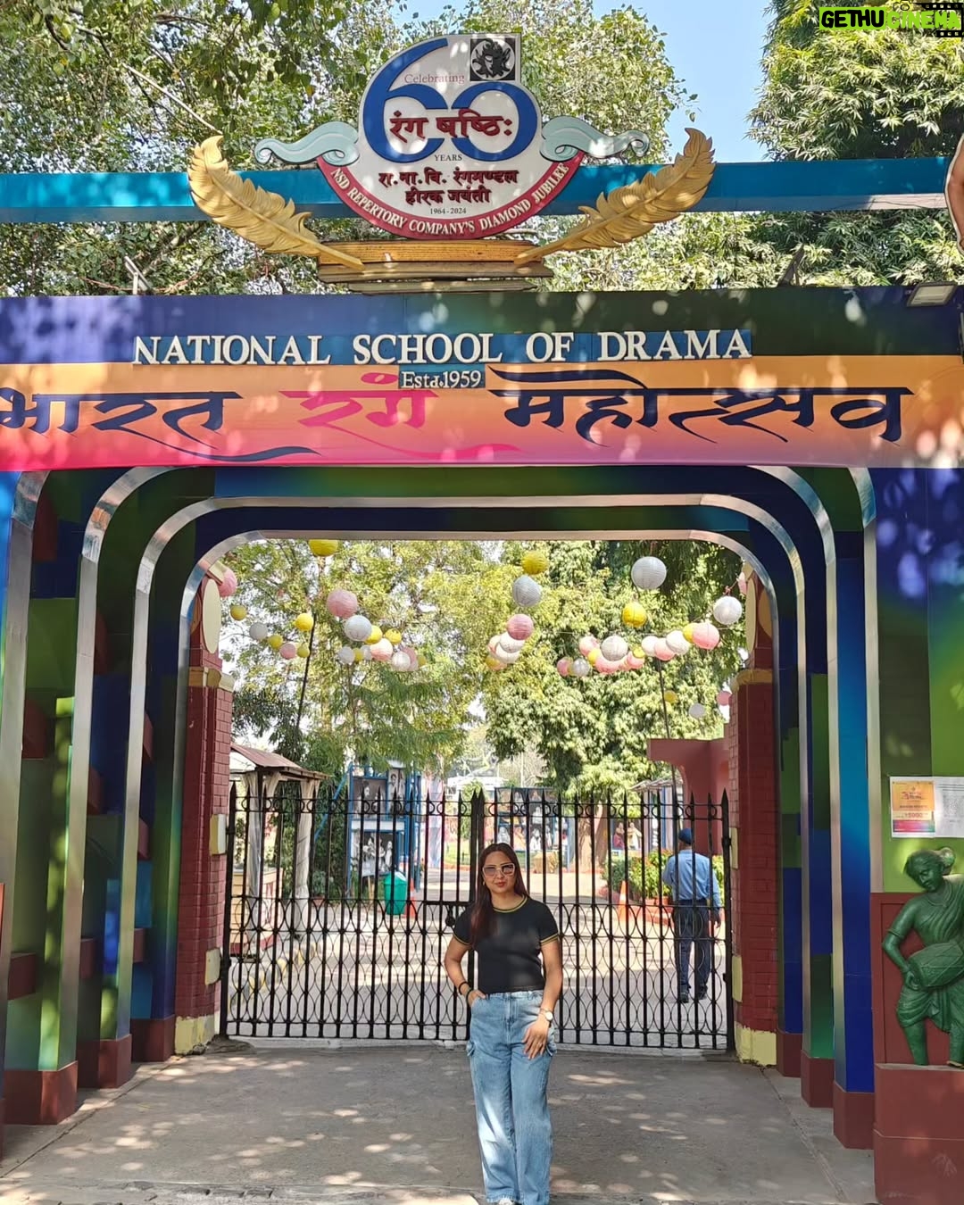Khushboo Kamal - 10.5K Likes - Had a quick visit to NSD this time on my Delhi trip..
#actorinsideme #theatre #training #passion #foreverlove #star #bornactor