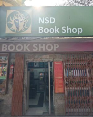 Khushboo Kamal Instagram - Had a quick visit to NSD this time on my Delhi trip..

#actorinsideme #theatre #training #passion #foreverlove #star #bornactor